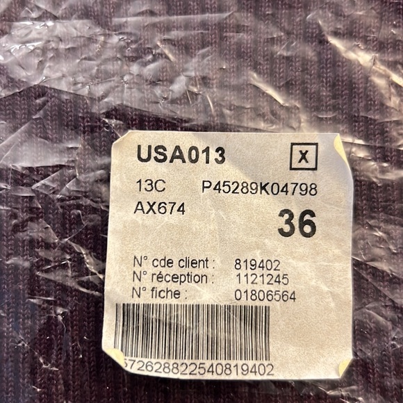 Chanel Cashmere sweater with detailed collar! - Picture 7 of 8